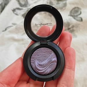 MAC Extra Dimension Eye Shadow